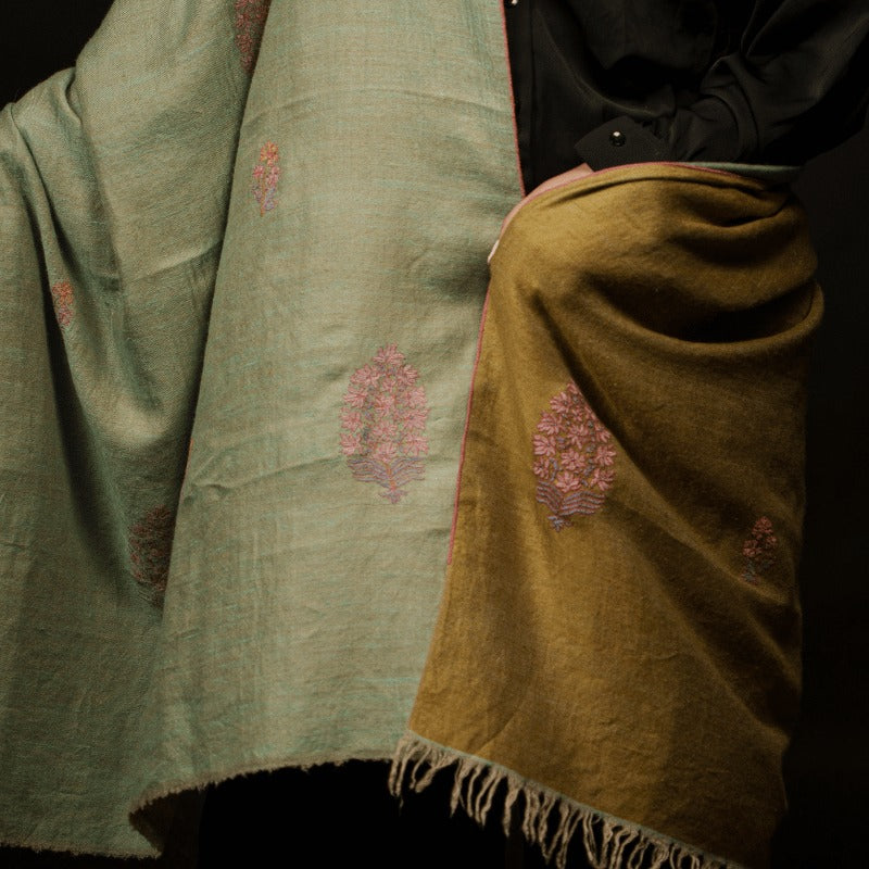 Throws & decorative textiles