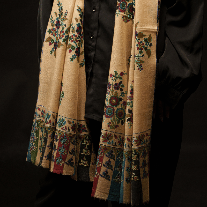 Ivory Floral Butti Handpainted Kalamkari - Image 2