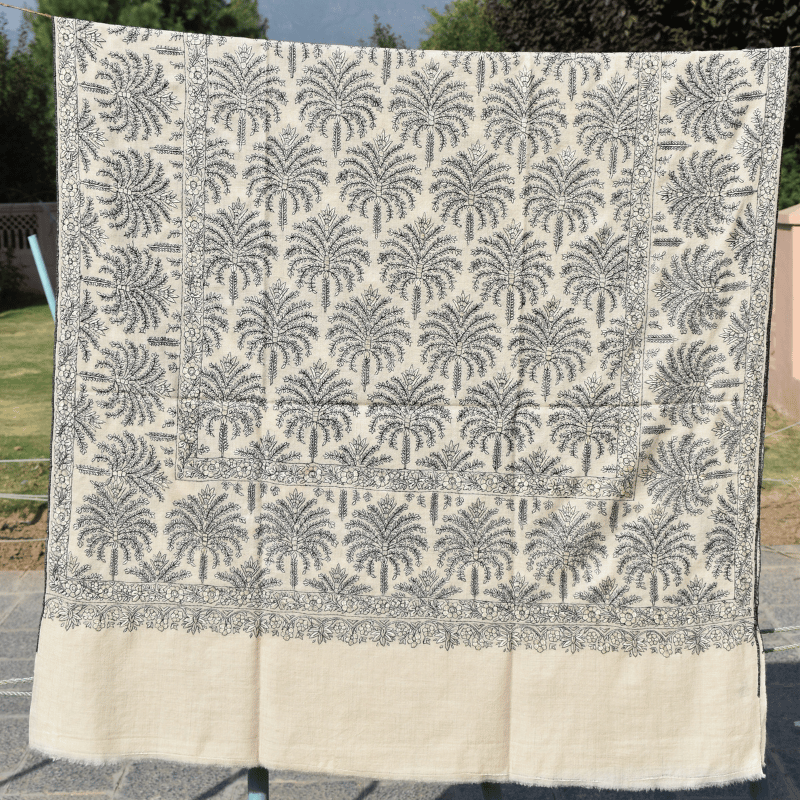 Ivory Grace Pashmina Shawl - Image 5