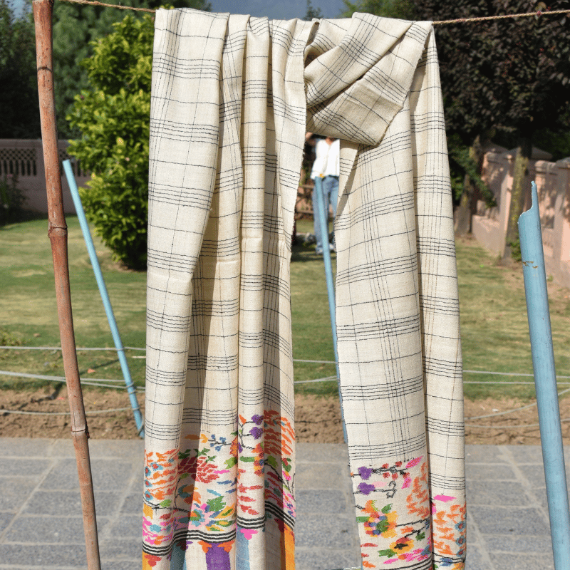 Ivory Check Kani Pashmina Wrap - Image 6